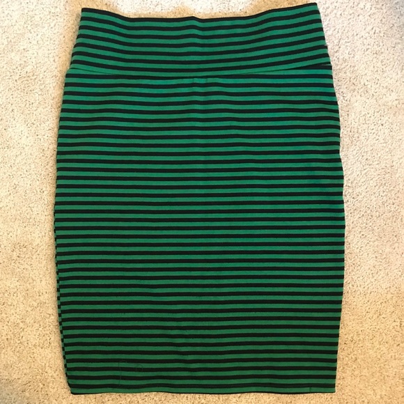 LuLaRoe Dresses & Skirts - Lularoe Cassie Skirt -green and navy